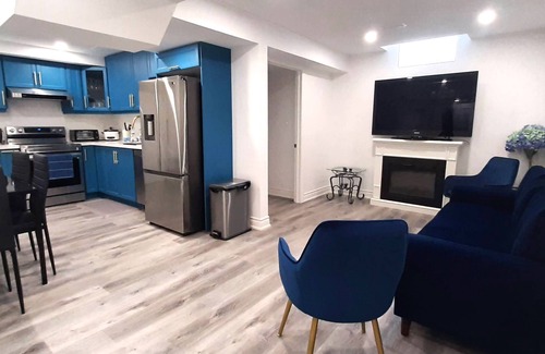 Newmarket Apartamento | Adorable 2 bedrooms, 2 washrooms, 2 parking spots apartment