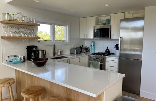 Town of East Hampton Cabaña | Adorable 3-bedroom cottage on magical Gerard Drive in East Hampton