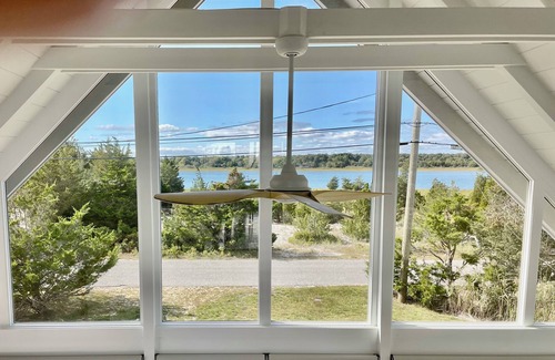 Town of East Hampton Cabaña | Adorable 3-bedroom cottage on magical Gerard Drive in East Hampton