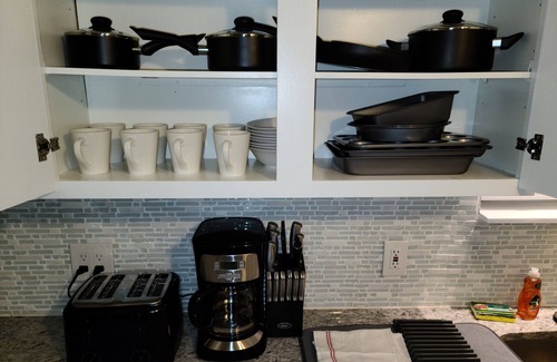 Detroit Casa | Adorable 3 bedroom with large backyard great for family fun