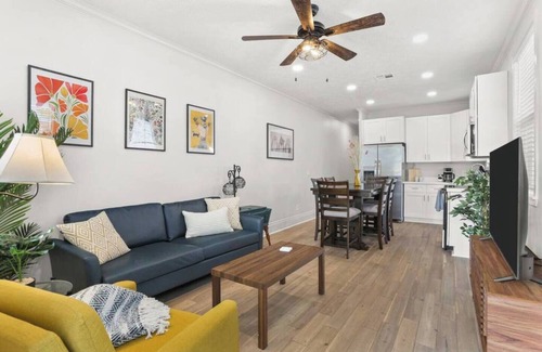 Mid-City Casa | Adorable 3BR, Cowboy Pool & Porch in Mid-City, Adorable & Bright 3 BR in the heart of Mid-City!