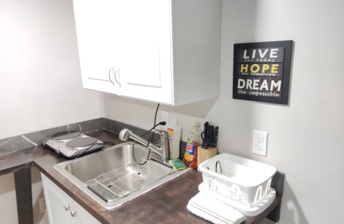 Noblesville Apartamento | Adorable and Clean Suite walk to Downtown Noblesville