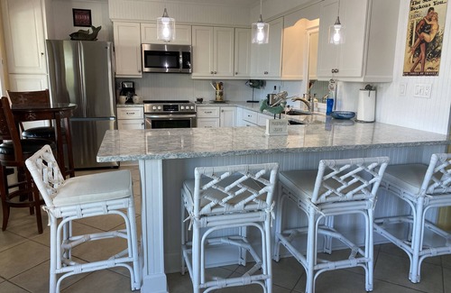 East End Condominio | Adorable cabaña de playa. Piscina de tamaño completo. SIN DAÑOS POR EL HURACÁN MICHAE