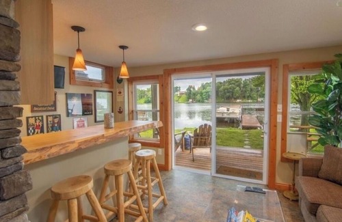 Balsam Lake Cabina | Adorable cabin right on Balsam Lake with gradual slope to Lake. Great for kids!