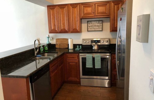 Palm Harbor Villa | Condominio adorable- 5 millas de la impresionante isla de la luna de miel! Barrio exclusivo!