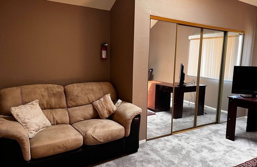 Stockton Casa | Adorable Home for Family.