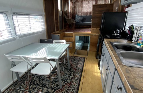 Sailboat Bend Alquiler De Eote | Adorable casa flotante en el río