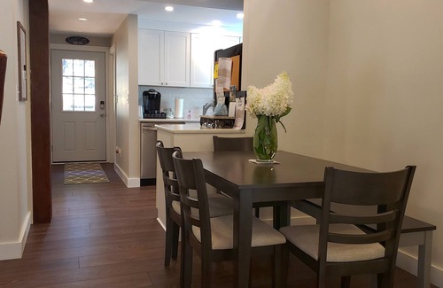 Moultonborough Casa | Adorable Long Island Cottage