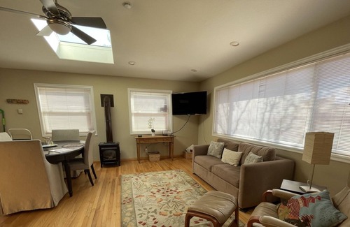 Eastside Santa Cruz Cabaña | Adorable One Bedroom Guest House with Hot Tub