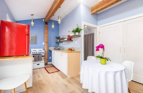 East Central Apartamento | Adorable & Pet Friendly-Close to U and Downtown!