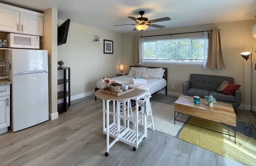 Arden-Arcade Casa | Adorable Private Guesthouse/Studio free parking