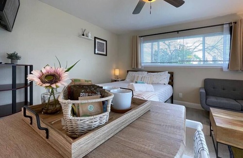 Arden-Arcade Casa | Adorable Private Guesthouse/Studio free parking