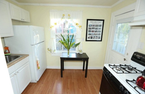 Central Carrollton Association Casa | Adorable Quiet Retreat Pvt Courtyard en St. Línea del coche