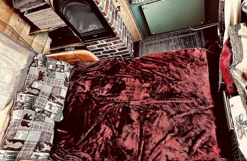 Burbank Casa | Adorable (Teeny!) Tiny House, Beautiful Views