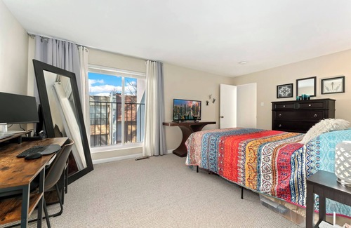 Southeast Casa | Adorable townhome in southeast Denver