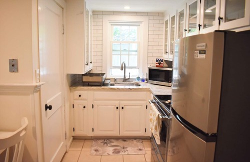 West Dennis Casa | Adorable two bedroom sleeping 6 in West Dennis, .6 miles to the beach!