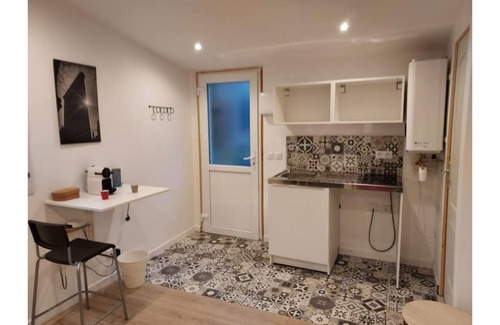 Saint-Menet Apartamento | Adorable studio 25m² very quiet with parking