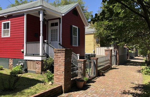 Vicksburg Cabaña | Adorable dúplex victoriano ubicado en el corazón del distrito histórico
