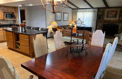 Fedhaven Casa | Adorable Waterfront Cabin on Lake Walk In Water with a Giant Deep Fishing Dock