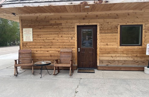 Buffalo Apartamento | ADULTS 25 and older, Creekside Vacation Rental Suite 2, Downtown, CITY APPROVE