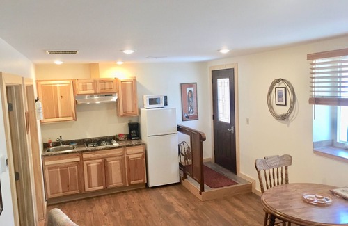 Buffalo Apartamento | Adults 25 plus Only, Creekside Vacation Rental 1, Downtown Historic CITY APPROVE