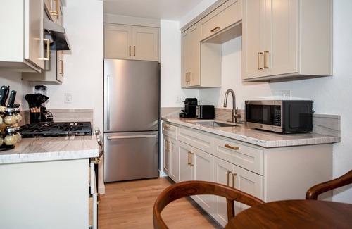 Summerland Condominio | Adventure Awaits: Your Coastal Sanctuary