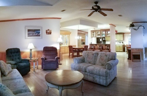 Silver Springs Casa | Adventure Launchpad | ATV & RV Parking, Firepit | Private Tanning Bed