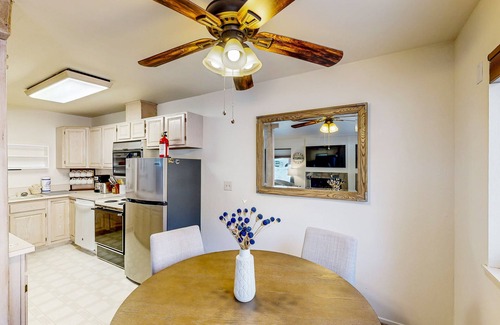 Incline Village Casa | Adventurer's townhome near Lake Tahoe, skiing - wood-burning fireplace & W/D