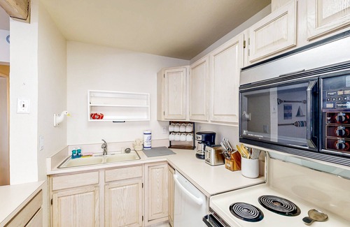 Incline Village Casa | Adventurer's townhome near Lake Tahoe, skiing - wood-burning fireplace & W/D