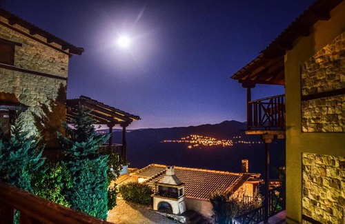 Synikia Mesi Trikalon Casa | Aetoma Suites