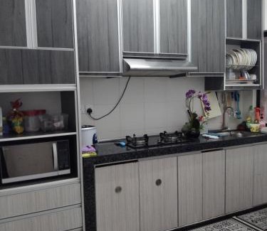 Beranang Casa | Afeena Homestay Bandar Tasik Kesuma