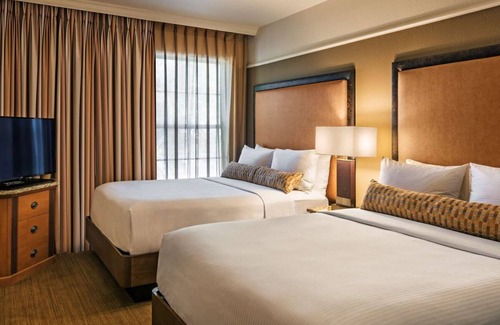 Gainey Village Villas Hotel | Affordability Meets Comfort! Short Drive to Musical Instrument Museum, w/ Pool!