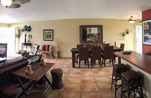 Cabezas Condominio | Asequible y hermoso condominio de ensueño con piscina privada cerca de Seven Seas Beach