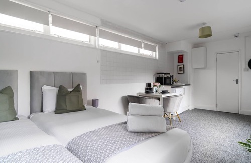 Southgate Casa | Affordable En-Suite Studio Rooms in London, N14 2B