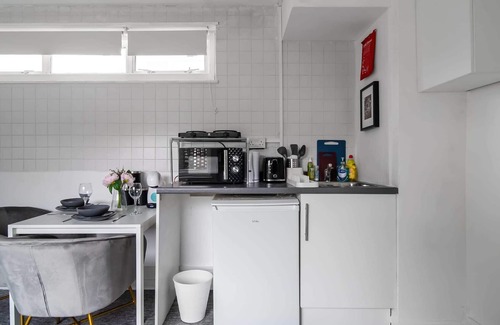 Southgate Casa | Affordable En-Suite Studio Rooms in London, N14 2B