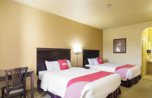 Valley View Hotel | Affordable Escape Near Whiskey Hollow with Queen-Size Beds Walkable Spot