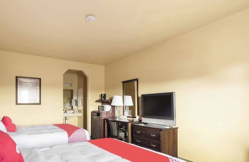 Valley View Hotel | Affordable Escape Near Whiskey Hollow with Queen-Size Beds Walkable Spot