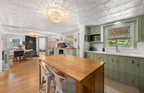 Pawcatuck Casa | Affordable Luxury Resort Home with an In-Ground Heated Pool & Hot Tub. Sleeps 10