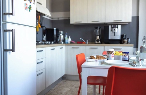 Murazzano Apartamento | Affordable penthouse with panoramic views. Good living room, kitchen and bedroom