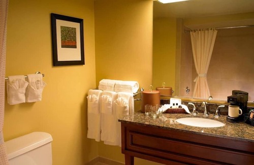 Laughlin Casa | Affordable Stay Surrounded By National Parks! Experience The Nevada Wilderness!