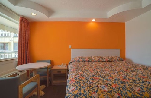 North Beach Hotel | Affordable Stay by Texas Aquarium – Pets Allowed & Parking