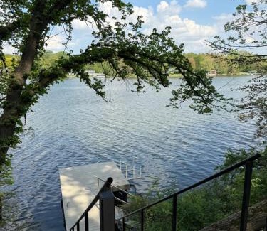 Beloit Casa | Aframe River Retreat, Sauna, Hot Tub, Workspace, New Build!