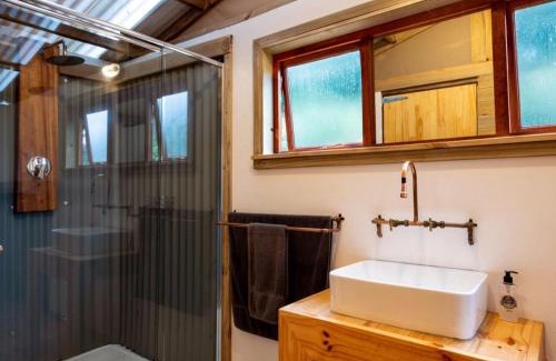 Behoudeniskloof Chalet De Esquí | AfriCamps Waterberg