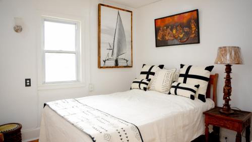 North Side Cama Y Desayuno | African Oasis Luxury Inn at the Gallery