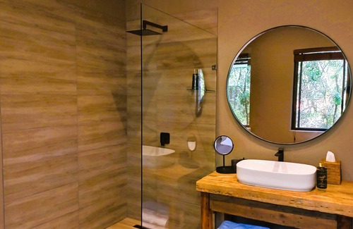 Grahamstown Cabina | African Safari Lodge