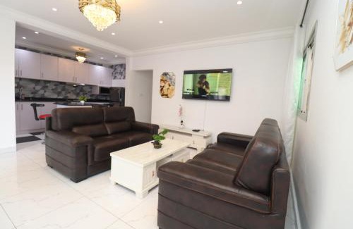 Tignere Apartamento | AfriqPnB VC Appart situé à Kribi Mboamanga avec Piscine et bord de mer