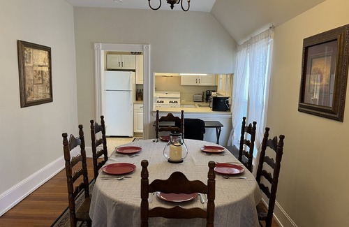 Oneonta Apartamento | After the Game 2 - 2nd floor apt near ASV