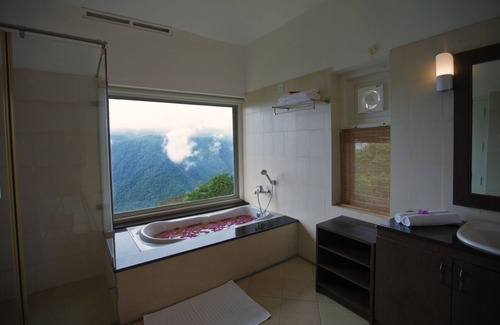 Meppadi Complejo | After the Rains