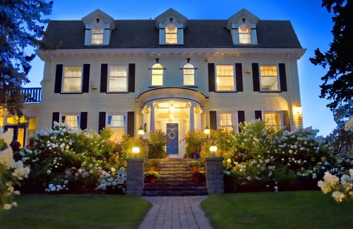 Congdon Park Casa | AG Thomson Suite w/ King Bed & Sauna