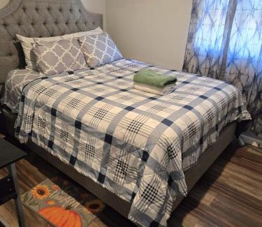 Newark Casa | Agape queen room 6D